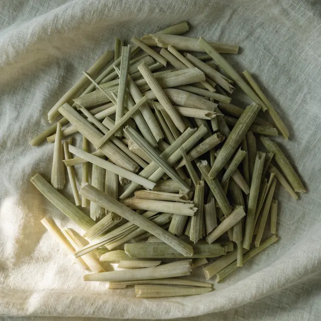 Cut dried lemongrass